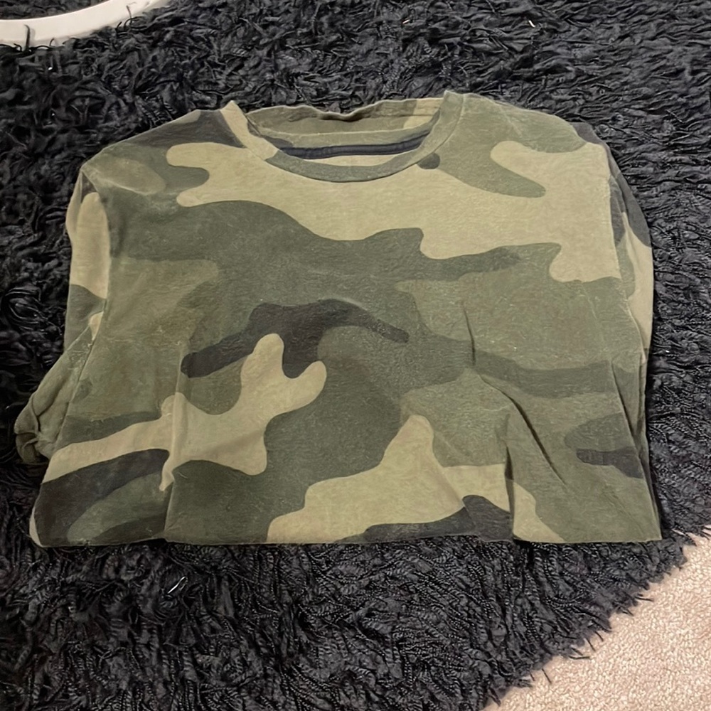 Hollister Camo Curved Hem Tee